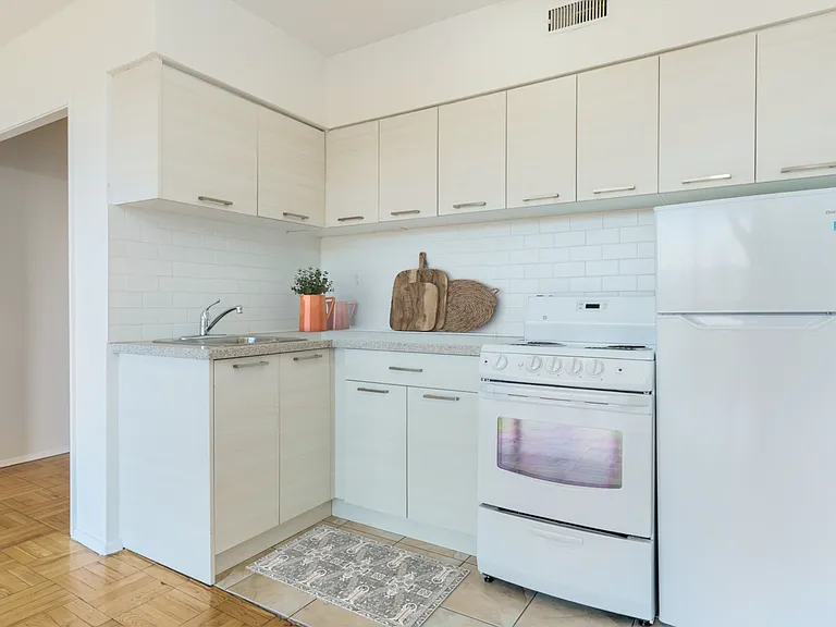 40 Park Rd — Photo 6