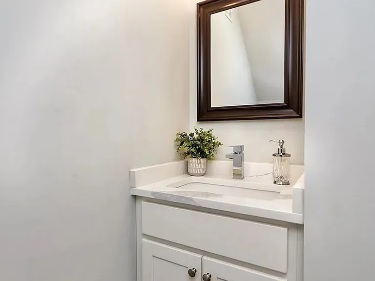 7 Hillside Ave #3 — Photo 12