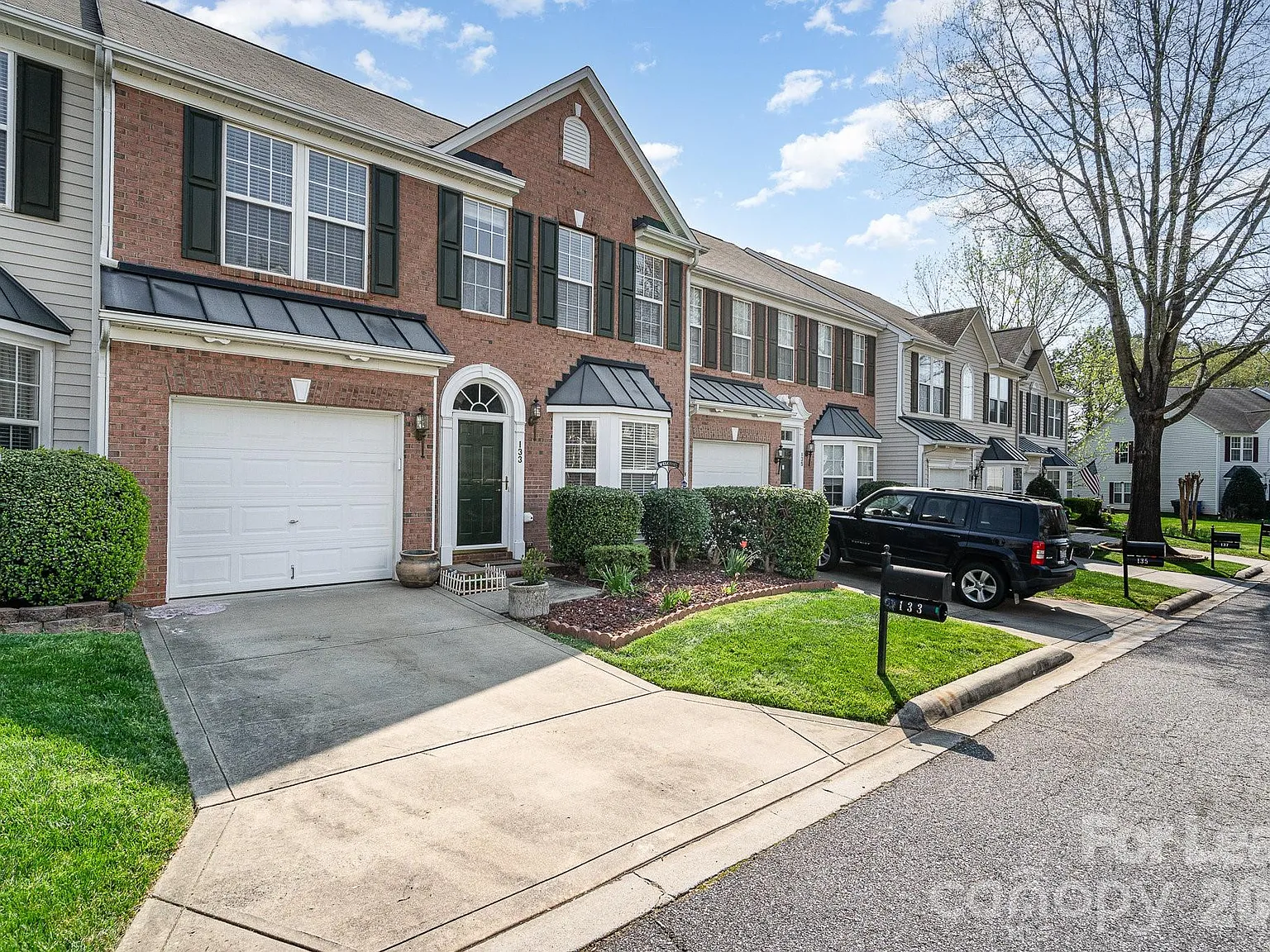 3 bed, 2.5 bath, 1953 sqft, $1,800 — Photo 2