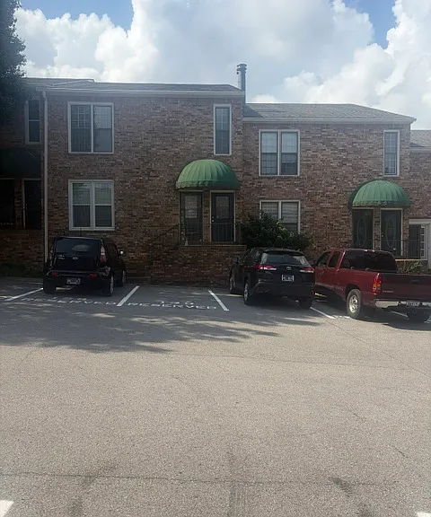130 Matthew Ln — Photo 1