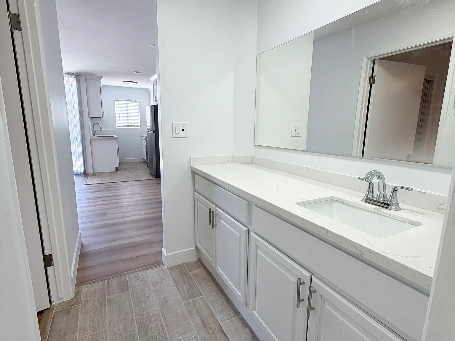 1 bed, 700 sqft, $1,700 — Photo 3