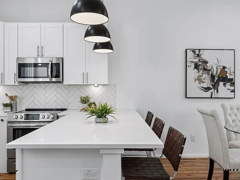 5647 Live Oak St #101 — Photo 15