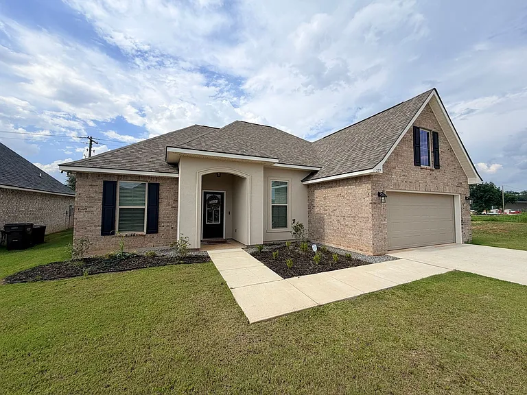 277 Saint Edmunds Way — Photo 2