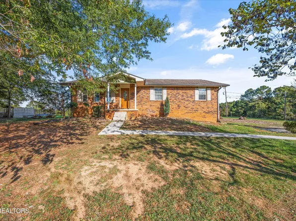 2824 Vicksburg Ln, Strawberry Plains, TN 37871