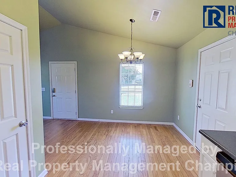 627 Tabor Ln — Photo 9