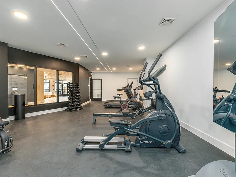 Q10 Luxury Apartments — Photo 6