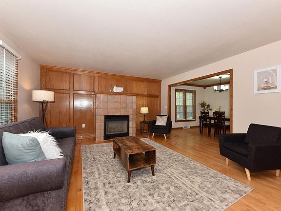 3rd image of 2902 Berkshire DRIVE