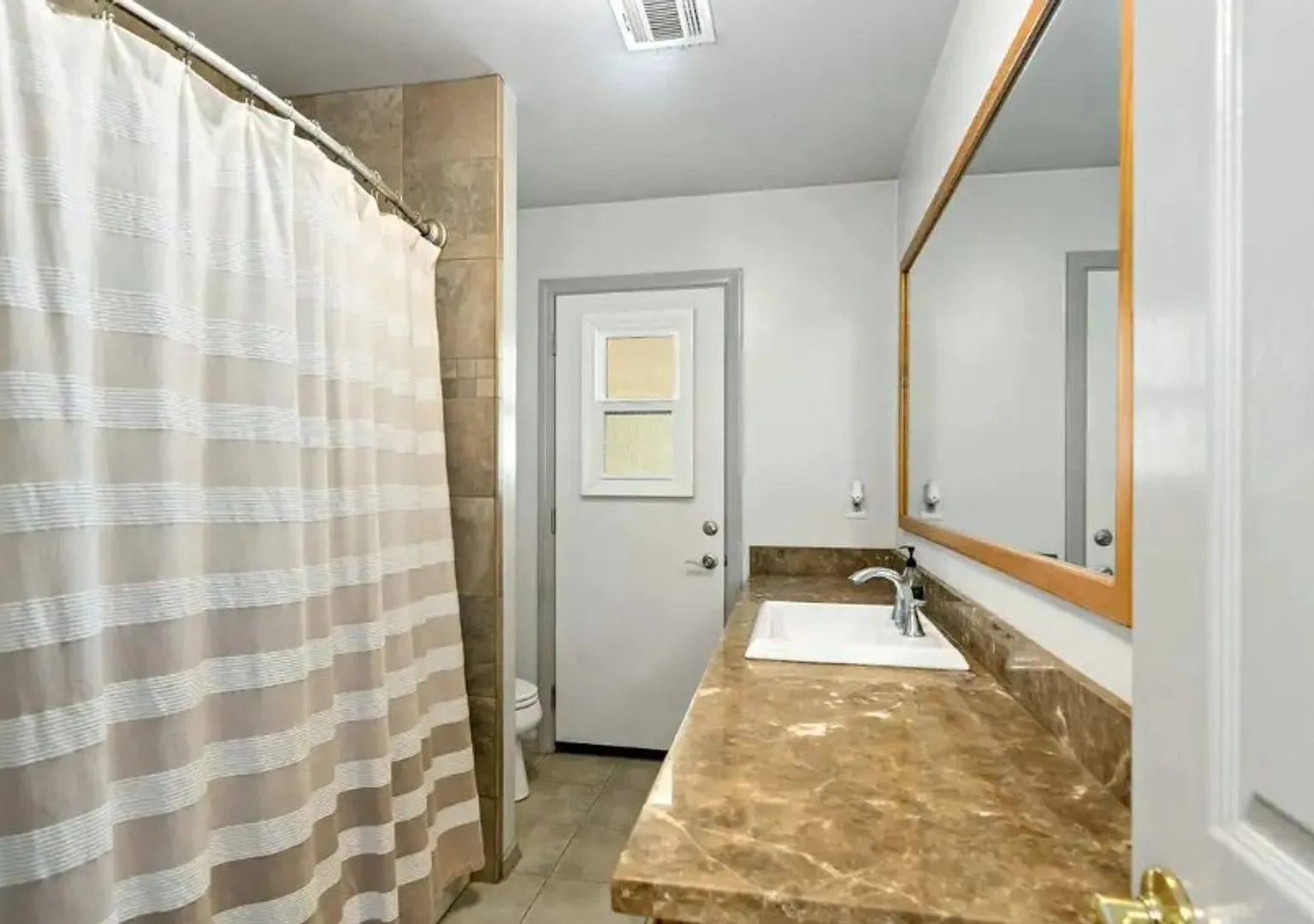 3 Bedroom 2 Bathroom Home in Wine Country! — Photo 3
