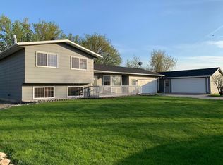 102 Brooktree Dr, Harwood, ND 58042