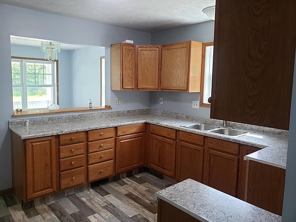 5th image of 7919 Lucia Ave