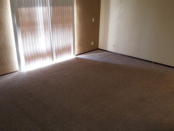 2nd image of 811 Hawkeye Dr APT 204