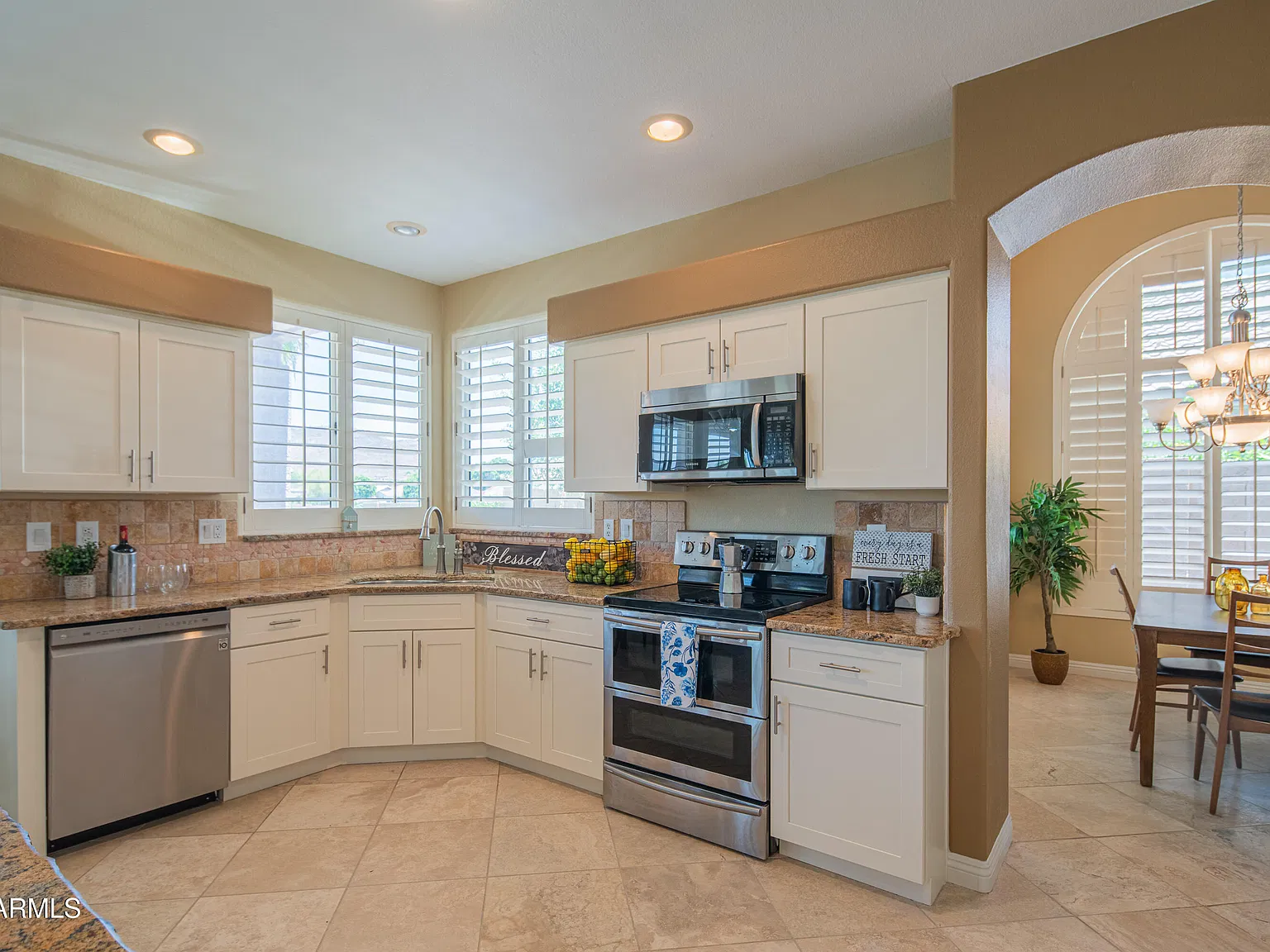 4 bed, 3.0 bath, 2556 sqft, $4,000 — Photo 4