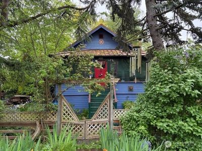 8729 Palatine Avenue N, Seattle, WA, 98103