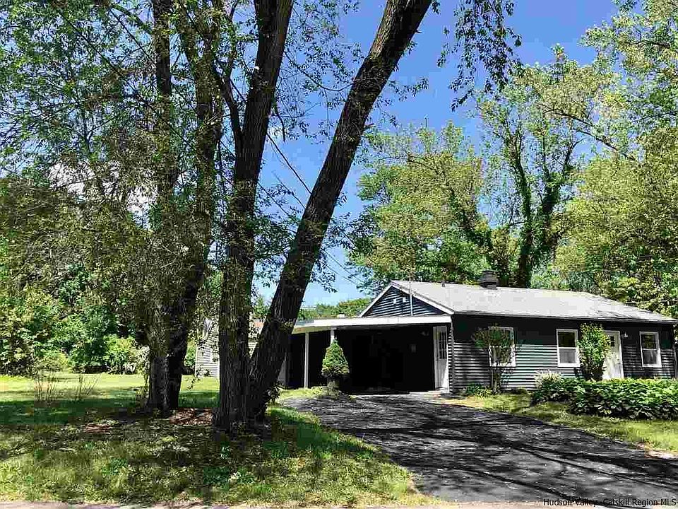 1st image of 2 Park Cir
