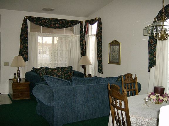 Living/dining area