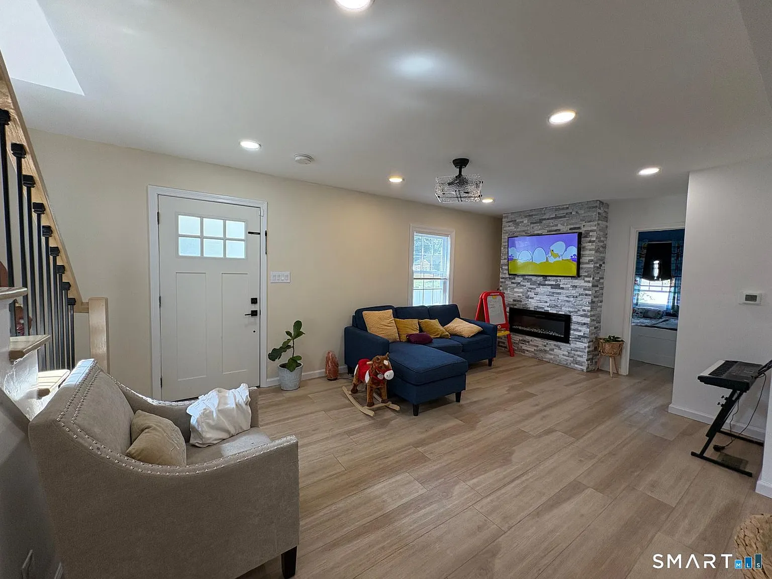4 bed, 3.0 bath, 1248 sqft, $4,500 — Photo 3