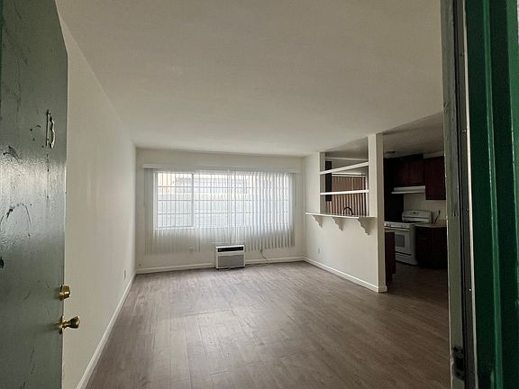 4th image of 7507 Sepulveda Blvd #77e8e1fe3