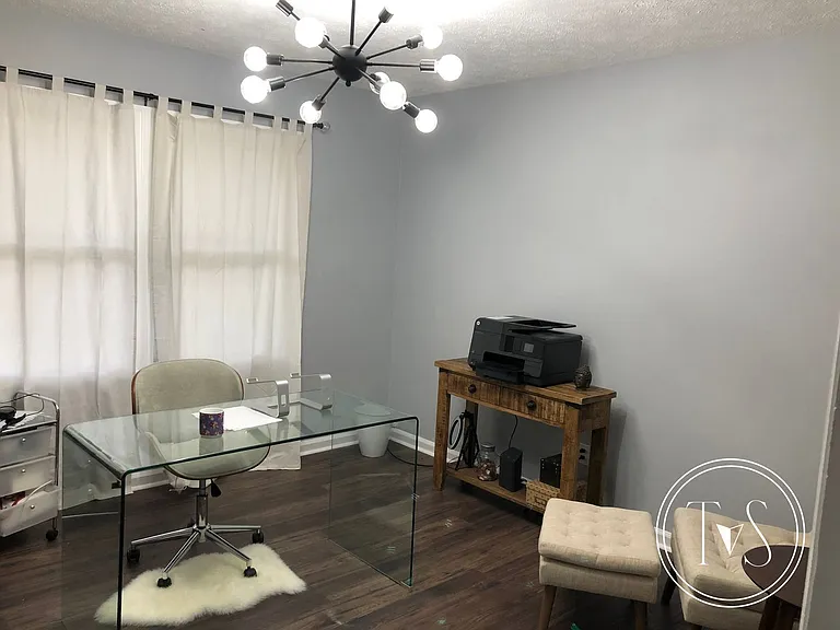 728 Windsor Rd — Photo 8