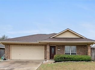 411 Bent Wood Dr, Leander, TX 78641