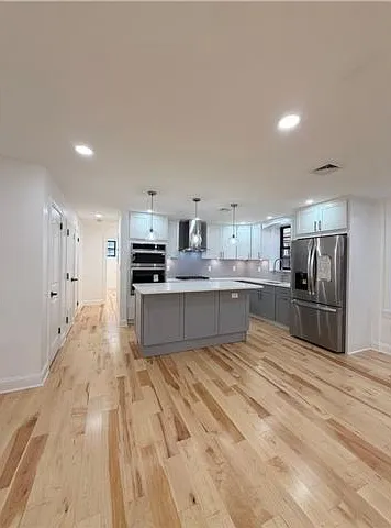 550 Jamaica Ave #2