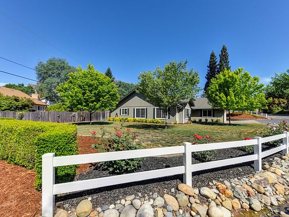 2nd image of 3061 Merrywood Cir