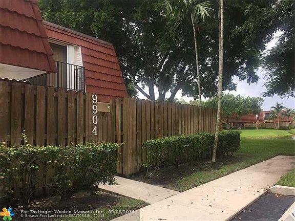 Spectacular Lake View Townhome!