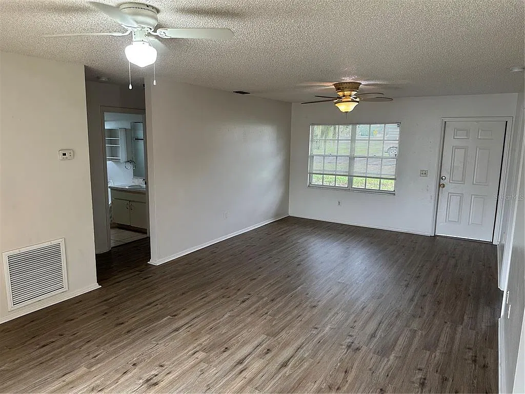 3 bed, 2.0 bath, 1152 sqft, $1,350 — Photo 4