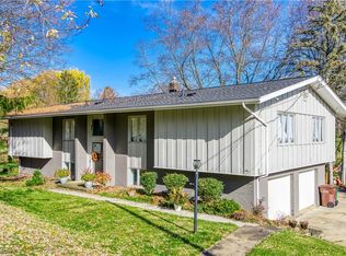 222 Hickory Rd, Akron, OH 44333