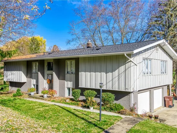 222 Hickory Rd, Akron, OH 44333