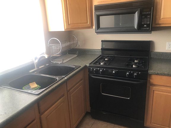 5th image of 3560 4th Ave #2