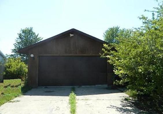1st image of 1301 River Forest Dr
