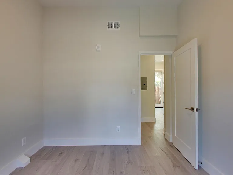 225 Duboce Ave #1 — Photo 15