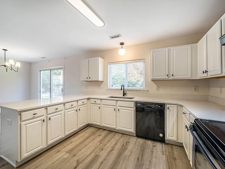 718 Delta Downs Dr — Photo 18