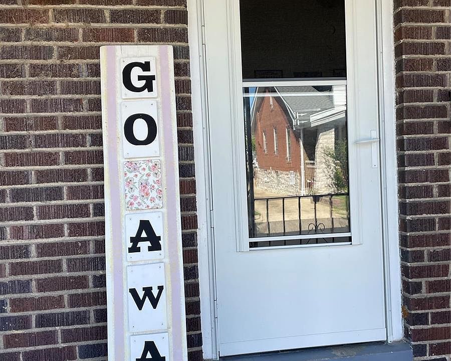 1st image of 4712 Allemania St
