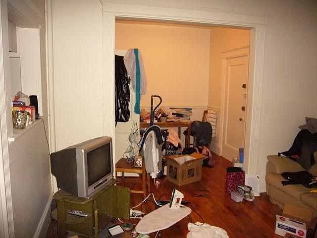 2nd image of 1334 Comm Ave APT 4