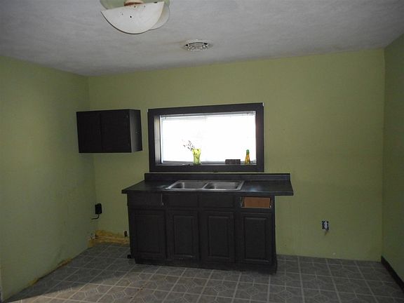 4th image of 901 S 7th St