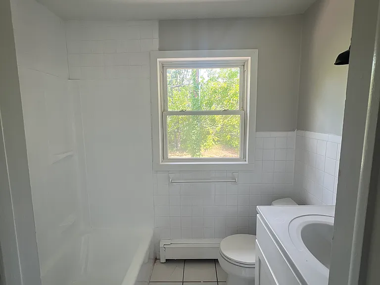 Dock Street Apartments — Photo 10