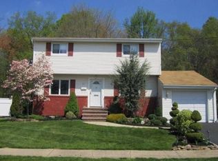 28 Stevens Ave, Old Bridge, NJ 08857