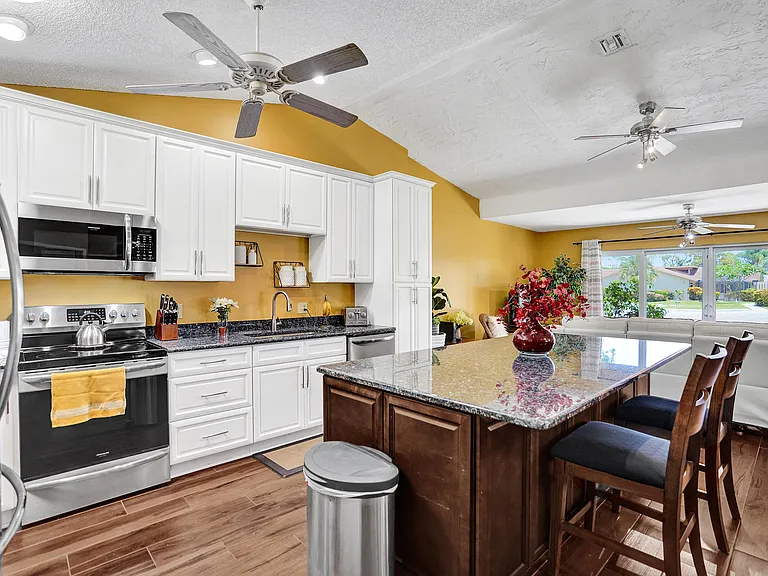 2915 NW 12th St #D — Photo 19