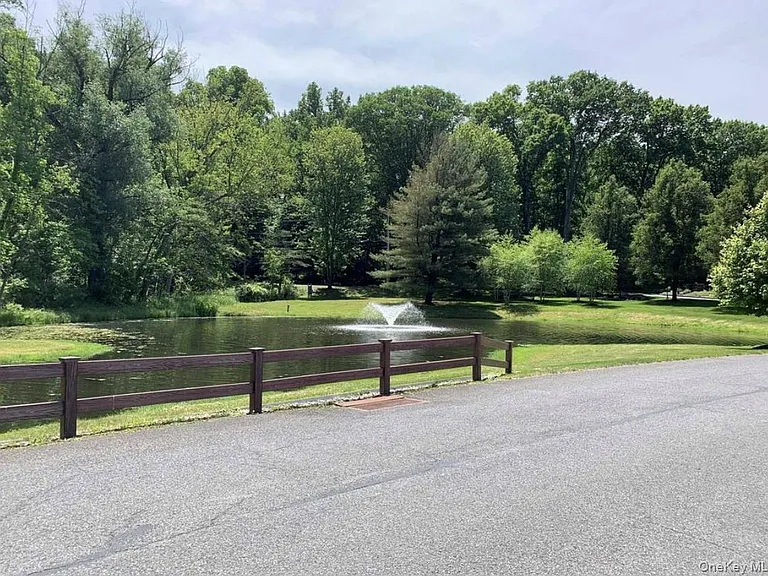 15 Pond Dr W — Photo 15