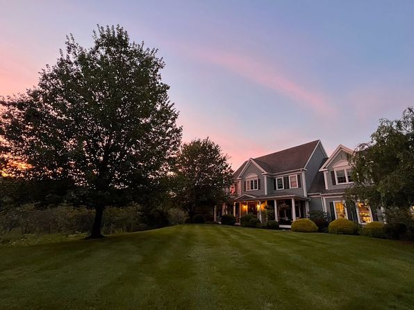 6 Angelica Ln