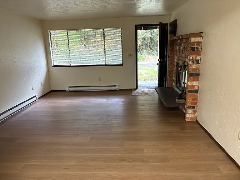 13315 Tilley Rd S — Photo 13