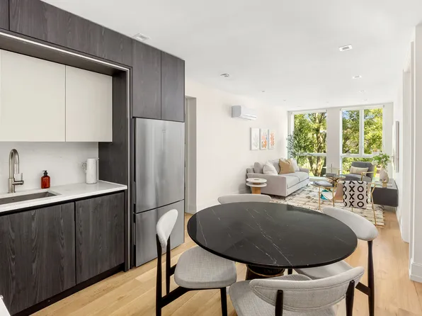 246 Maple Street image 6 of 14