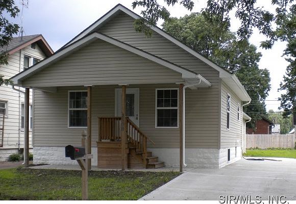 1st image of 2536 Grand Ave