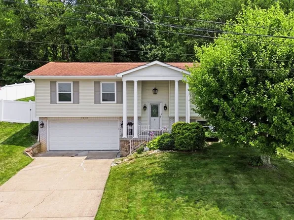 1212 Royal Dr, Aliquippa, PA 15001