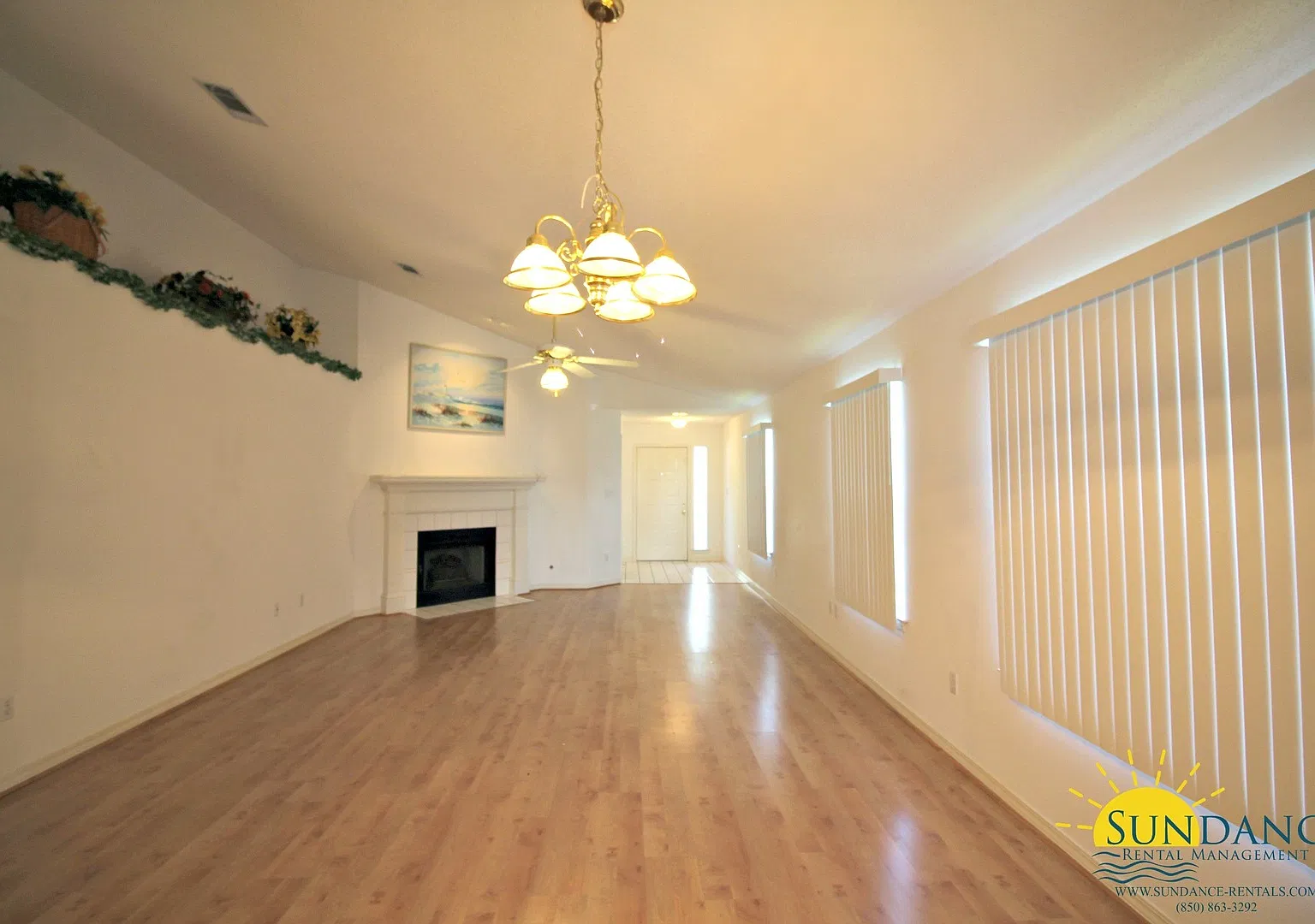 Spacious 4 Bedroom Home in Mary Esther — Photo 3