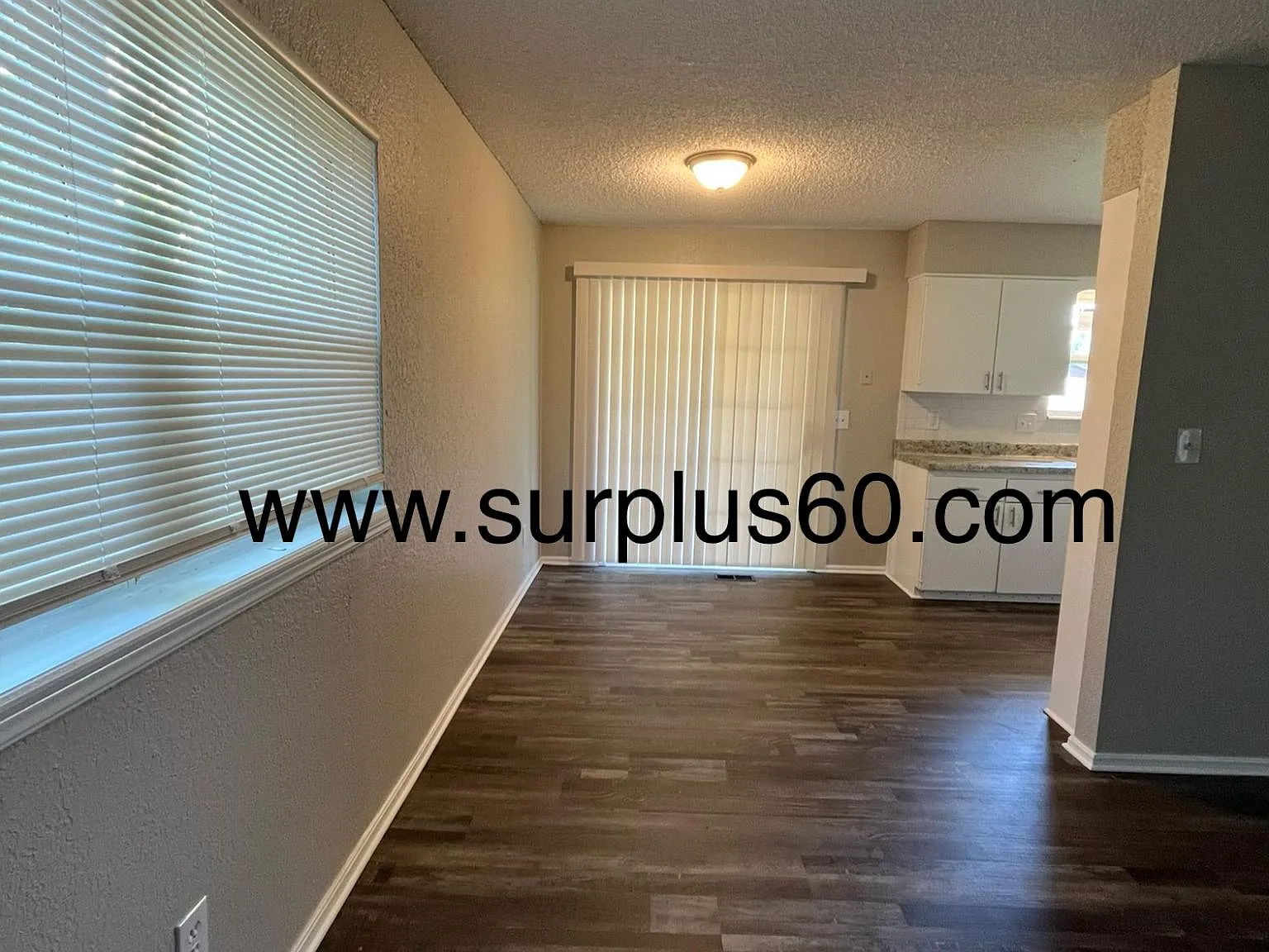 3 bed, 1.5 bath, 1074 sqft, $1,375 — Photo 2