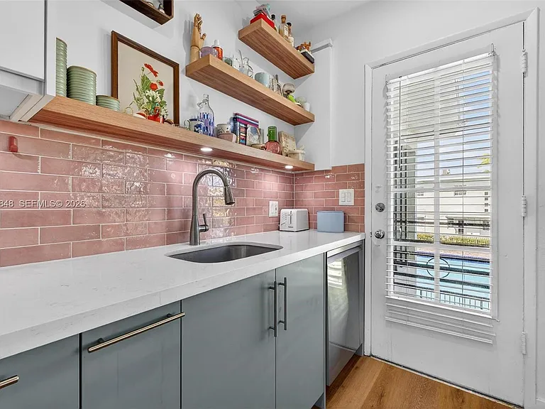 8600 Byron Ave #9 — Photo 14