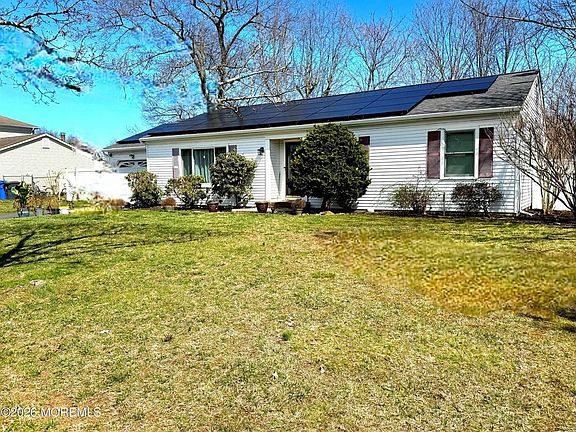 2nd image of 715 Vivian Dr
