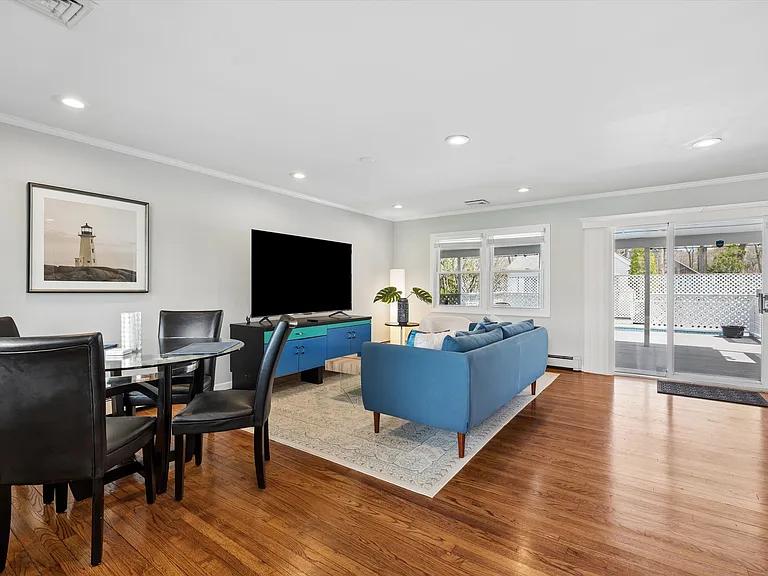 50 Hazelwood Ave — Photo 3